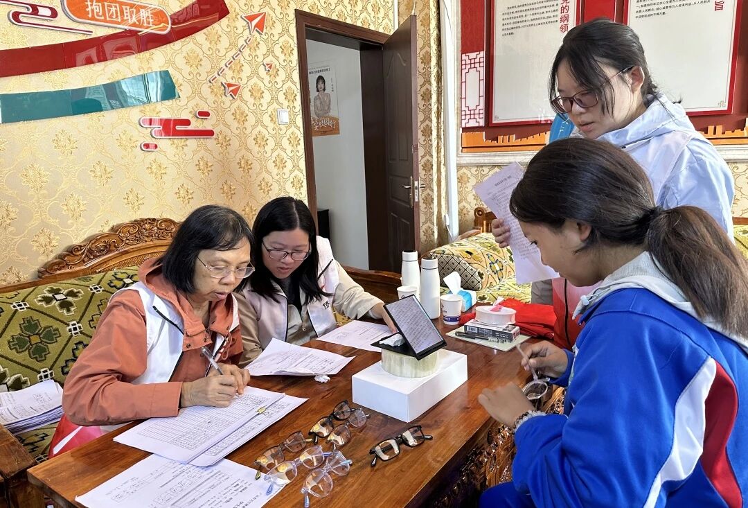 护“睛”、义诊、回访！我会联合多个单位赴林芝开展公益活动